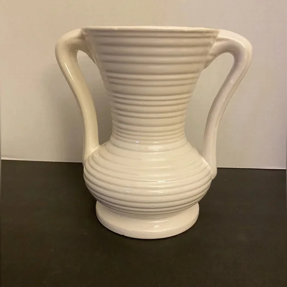 Vintage Haeger Pottery Vase - Picture 1 of 5